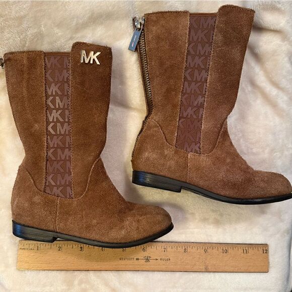 ☘️ Michael Kors boots for girls in brown leather. Really cute on. Girls sz 10. - Picture 2 of 6